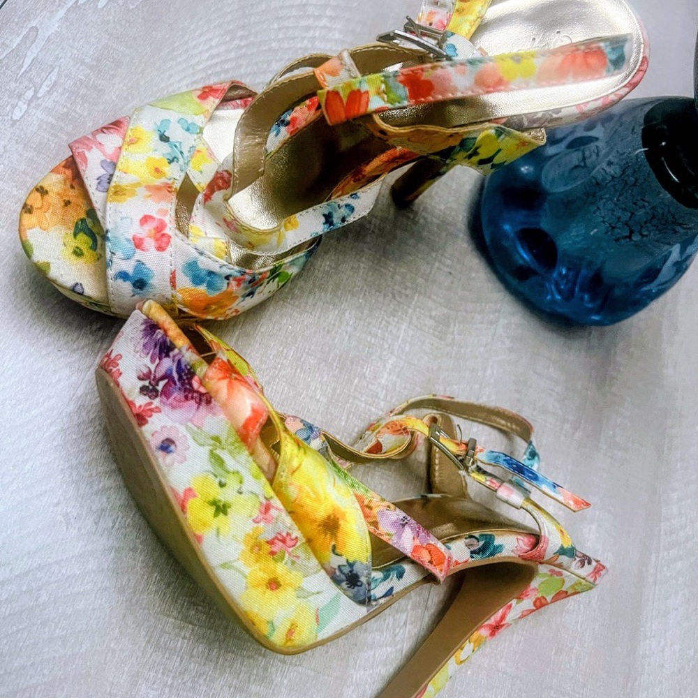 Qupid Floral Women's Heels